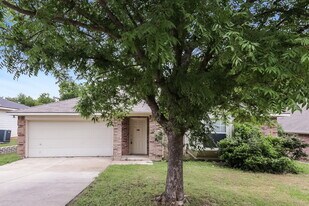 908 Chase Ln in Denton, TX - Building Photo