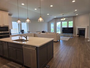 10022 Starry Night Ln in Manvel, TX - Building Photo - Building Photo