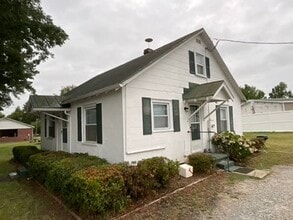 118 Fairgrounds Rd in Farmville, VA - Building Photo - Building Photo
