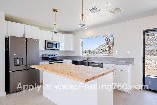 property at 59276 Applegate Way