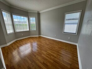 15957 SW 141st St in Miami, FL - Foto de edificio - Building Photo