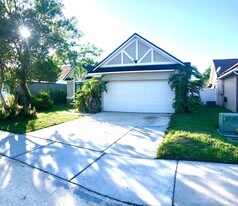 1012 Pearson Dr in Oviedo, FL - Building Photo