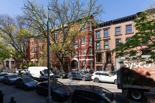 109 Berkeley Pl in Brooklyn, NY - Foto de edificio - Building Photo