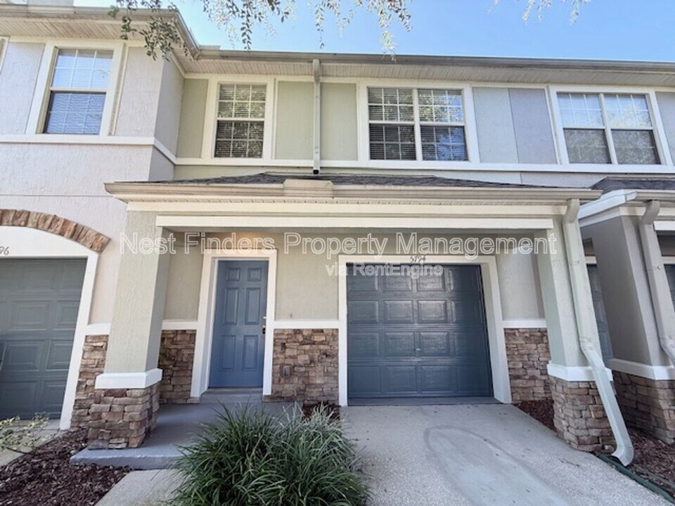 5794 Sandstone Way in Jacksonville, FL - Building Photo
