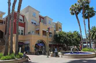 3301 E 12th St in Oakland, CA - Foto de edificio - Building Photo