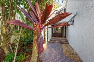 9033 SW 78th Pl in Miami, FL - Building Photo - Building Photo