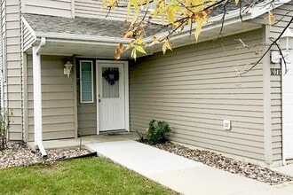 PARKSIDE TOWNHOMES OF ROCHESTER in Redwood Falls, MN - Foto de edificio - Building Photo