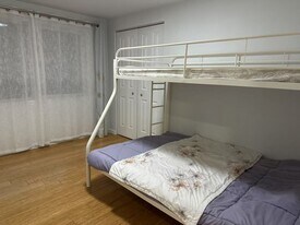 2102 N 192nd St in Shoreline, WA - Building Photo