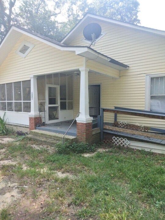121 Baggett St in Gordon, GA - Building Photo