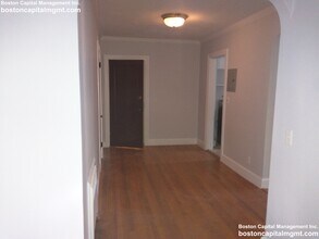 14 Mount Ida St, Unit 8 in Newton, MA - Building Photo - Building Photo