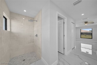 1102 Santa Barbara Blvd N in Cape Coral, FL - Building Photo - Building Photo