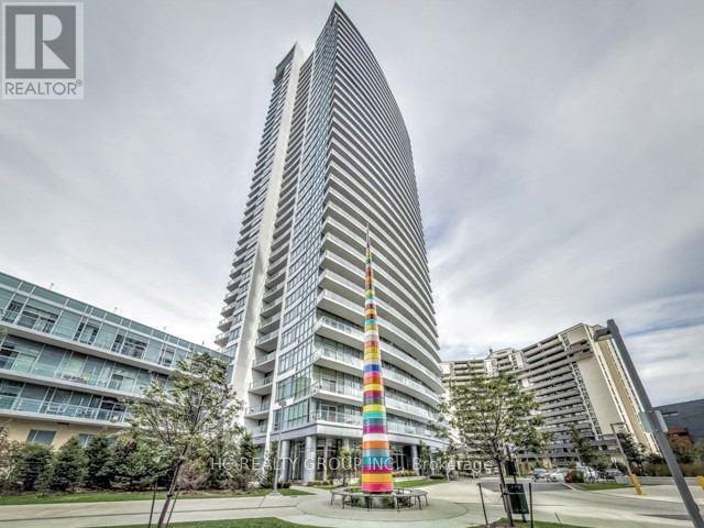 70 Forest Manor Rd in Toronto, ON - Building Photo