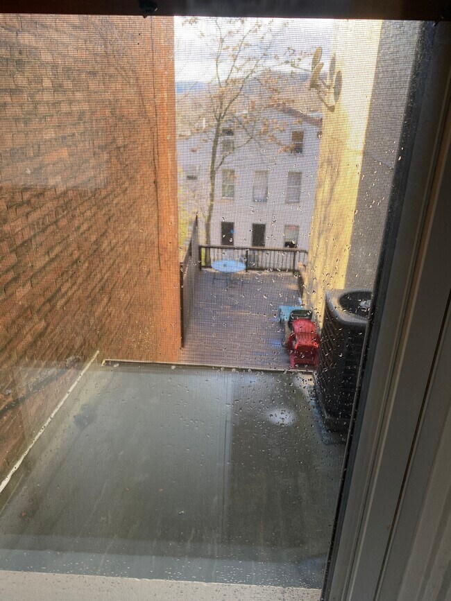 2469 W McMicken Ave photo'