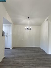 161 Tuscany Ct in Hercules, CA - Building Photo - Building Photo