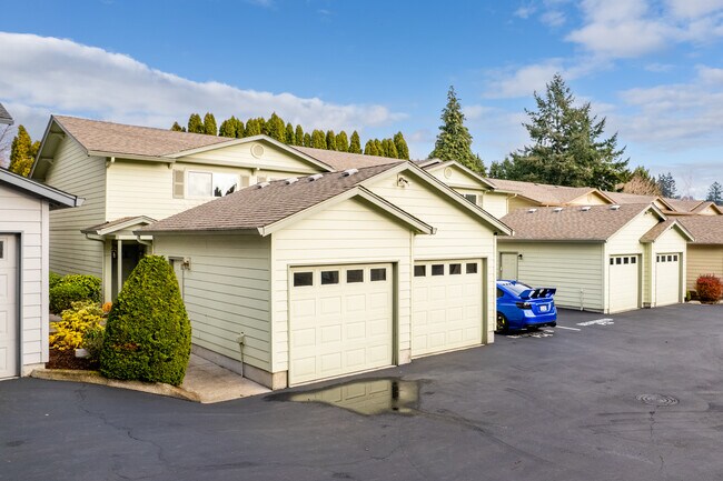 Oakwood Terrace Apartments in Washougal, WA - Building Photo - Building Photo