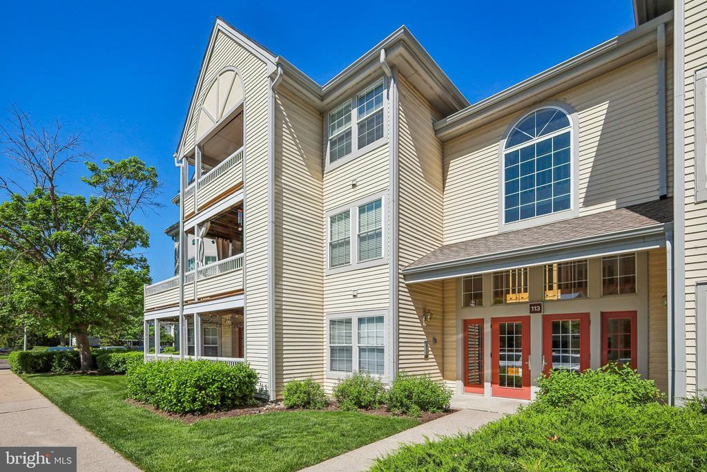 113 Cascade Ct in Princeton, NJ - Building Photo