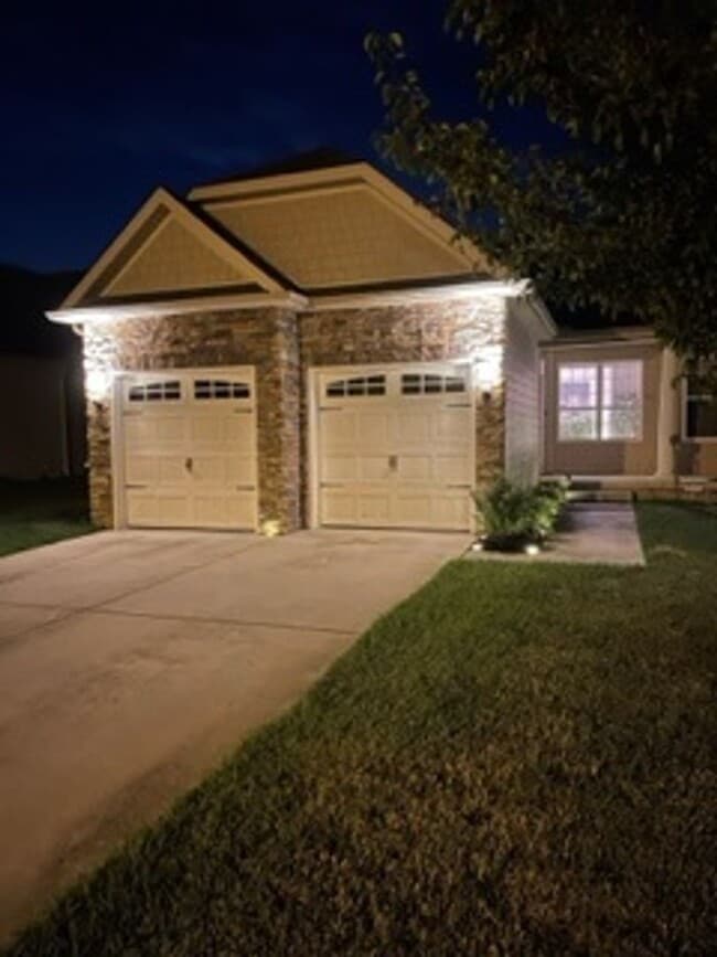 property at 192 Lexington Pl