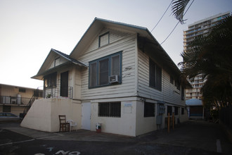 1542 Keeaumoku St in Honolulu, HI - Building Photo - Building Photo