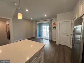 2319 Water Promenade Ave in Herndon, VA - Building Photo - Building Photo