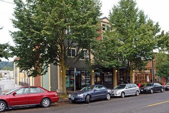 Equinox Building in Seattle, WA - Foto de edificio - Building Photo