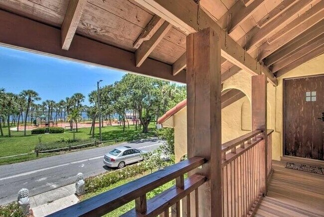 407 S Lakeside Dr in Lake Worth Beach, FL - Foto de edificio - Building Photo