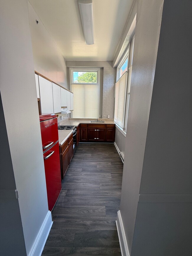 property at 18 W 27th St