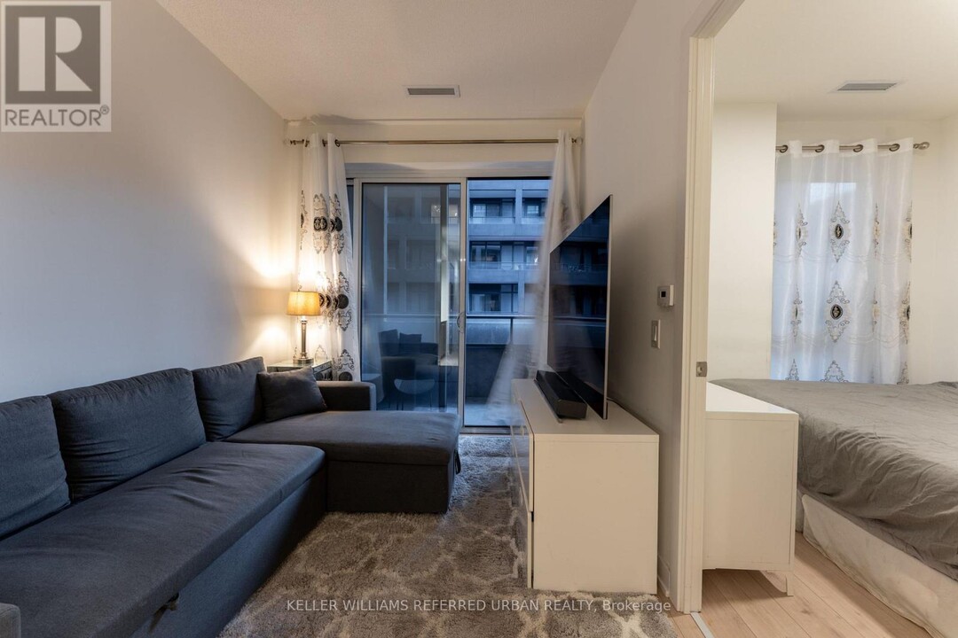 9-209 Tecumseth St. in Toronto, ON - Building Photo