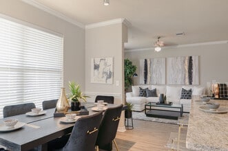 Kensington Crossings in Houston, TX - Foto de edificio - Interior Photo