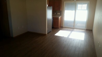 Ridgewood Apartments in Hutchinson, KS - Building Photo - Building Photo