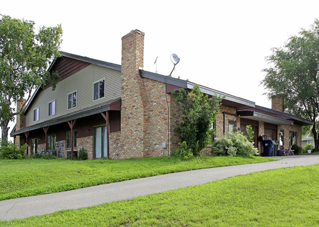 14344 Hemlock Ct S in St. Paul, MN - Foto de edificio - Building Photo