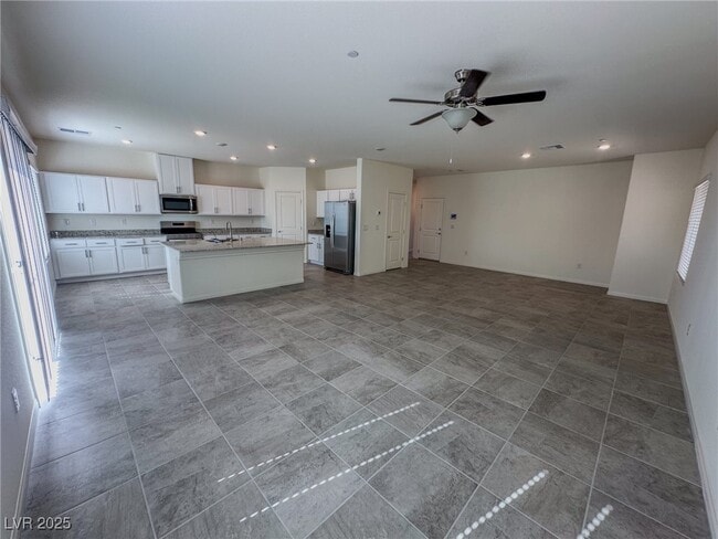 9974 Scarlet Hls St in Las Vegas, NV - Foto de edificio - Building Photo