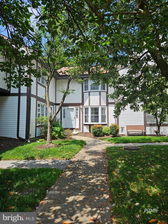284 Oakwood Village Ct in Glen Burnie, MD - Building Photo - Building Photo