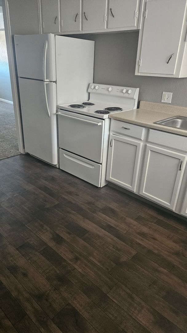 property at 1011 Forest Ct