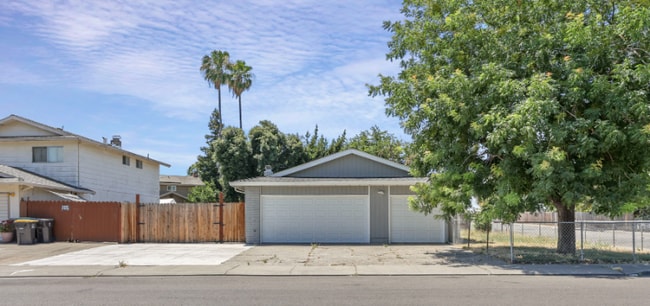 7086 Plymouth Rd in Stockton, CA - Building Photo - Building Photo