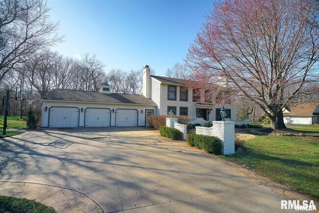 11815 N Hickory Grove Rd in Dunlap, IL - Building Photo - Building Photo