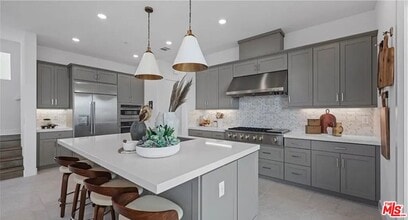 26666 Beartown Ln in Valencia, CA - Building Photo - Building Photo