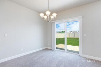 5774 W Daphne Dr in Meridian, ID - Building Photo - Building Photo