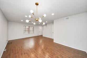 515 Tallowood Rd in Houston, TX - Building Photo - Building Photo
