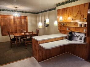 7675 N Hix Rd in Westland, MI - Building Photo - Building Photo