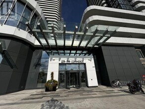 195 Commerce St in Vaughan, ON - Building Photo - Building Photo