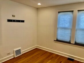 9741 S Indiana Ave in Chicago, IL - Building Photo - Building Photo