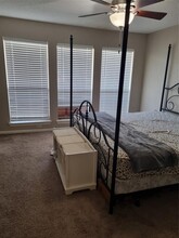 2277 S Kirkwood Rd in Houston, TX - Building Photo - Building Photo