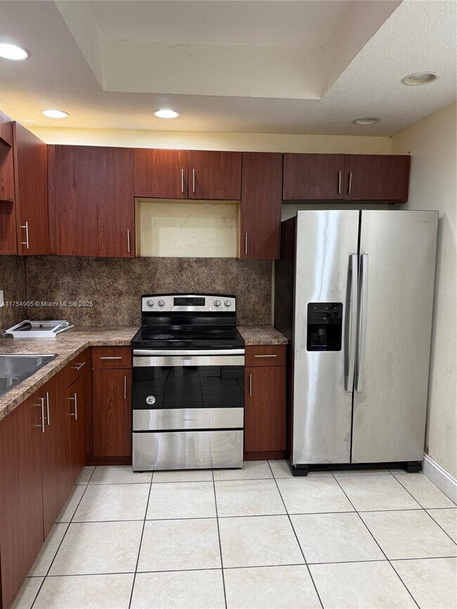 15139 NE 6th Ave in Miami, FL - Building Photo - Building Photo
