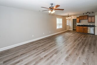 240 Cabarrus Ave E in Concord, NC - Building Photo - Building Photo
