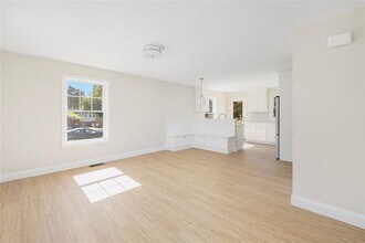 235 Pequot Ave in Warwick, RI - Building Photo - Building Photo