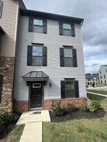 1101 Rampart Dr in Fredericksburg, VA - Building Photo