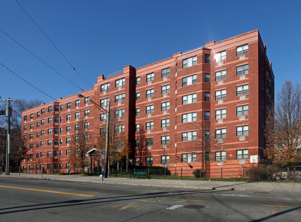 St James Terrace in Yonkers, NY - Building Photo