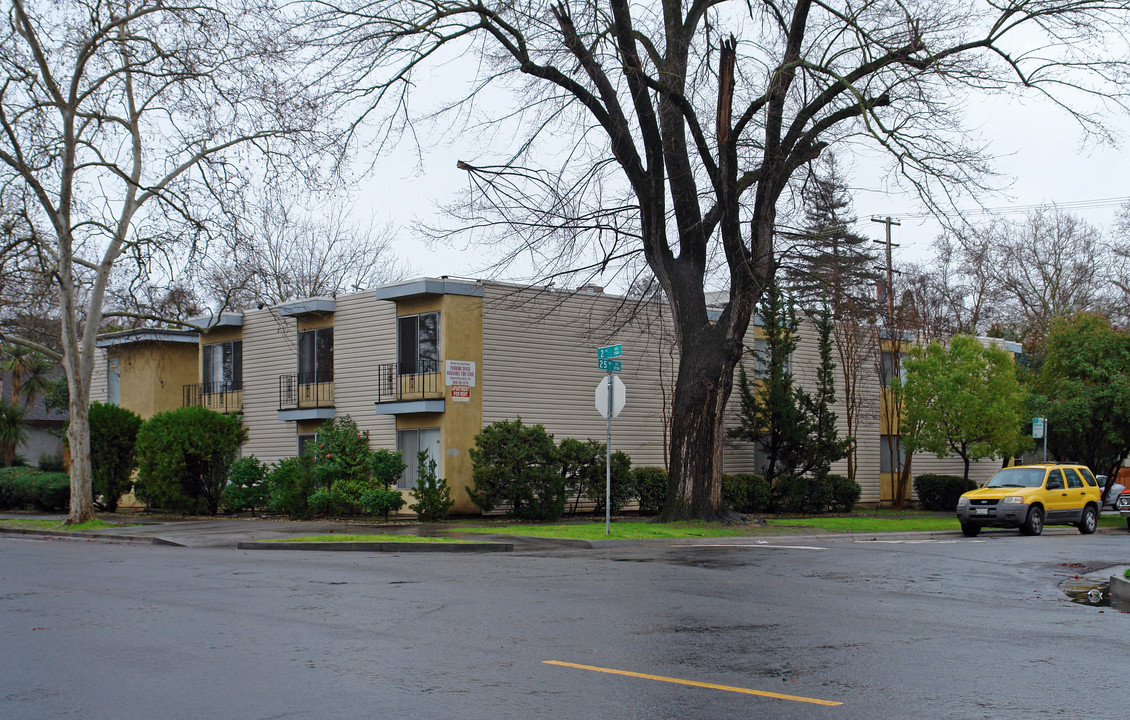 Marantha Apartments in Sacramento, CA - Foto de edificio