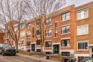 2575-2585 Hogan St in Montréal, QC - Building Photo