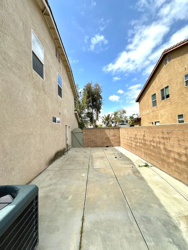 6542 Gladiola St in Corona, CA - Building Photo - Building Photo